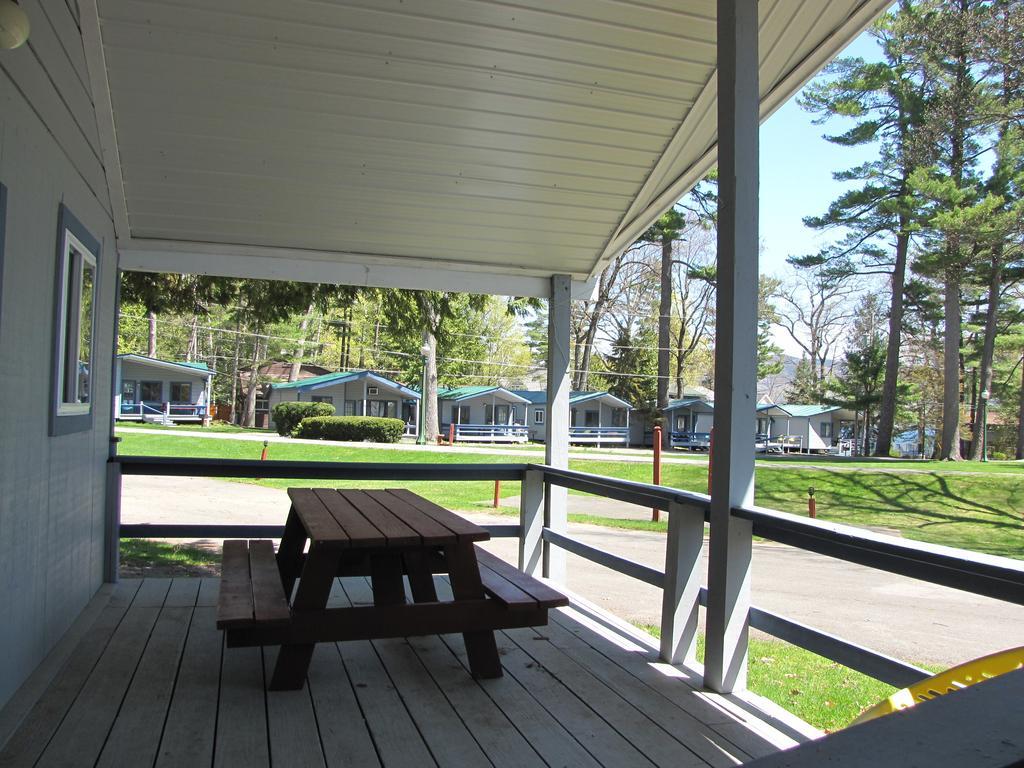 Depe Dene Resort Lake George Ruang foto